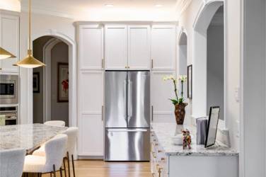 Mouser Frameless Kitchen