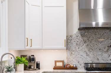 Mouser Frameless Kitchen