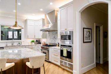 Mouser Frameless Kitchen