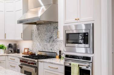 Mouser Frameless Kitchen