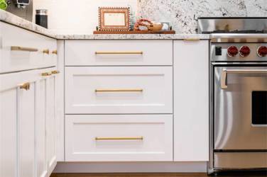 Mouser Frameless Kitchen