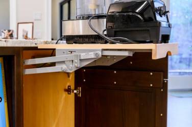 Mouser Frameless Kitchen