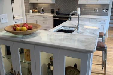 Bright Transitional Kitchen