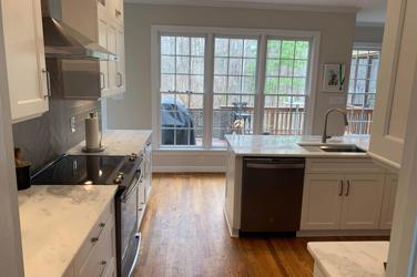 Bright Transitional Kitchen