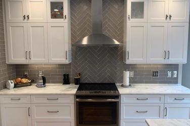 Bright Transitional Kitchen